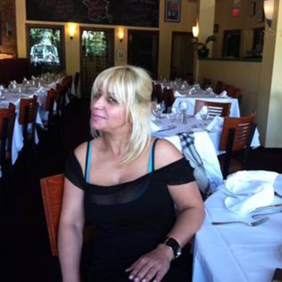 Meet your Posher, Julie - Picture 1 of 1